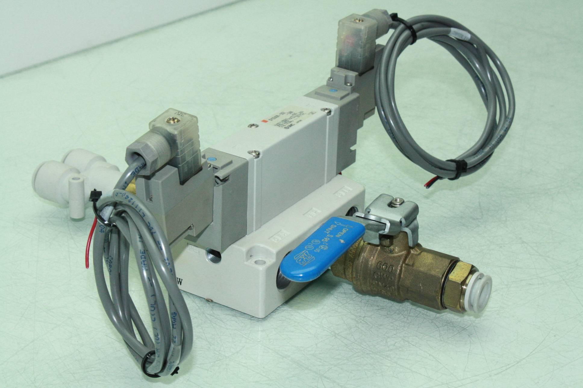 Smc Sy R Dz N Base Mounted Double Acting Solenoid Valve W Manifold