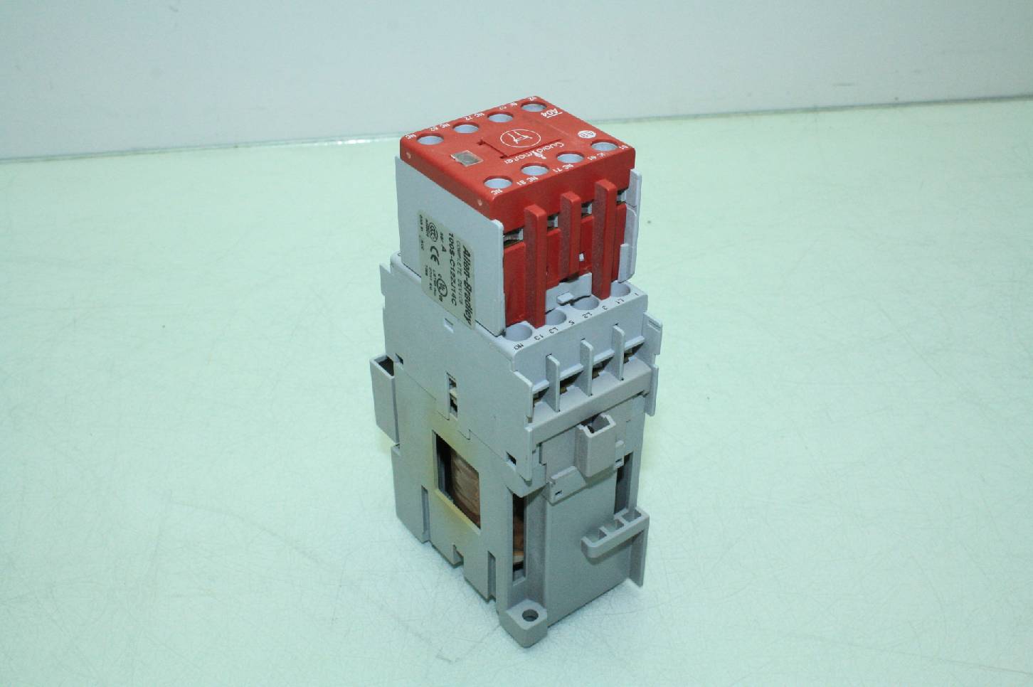 Allen-Bradley 100S-C12ZJ14C Motor Contactor 24V DC Coil Safety ...