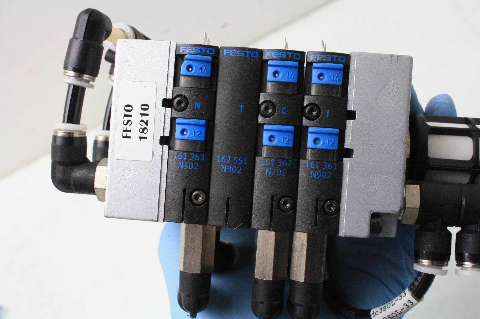 Festo CPV14VI Pneumatic Solenoid Valve Manifold CPE14M1H3OL1/8