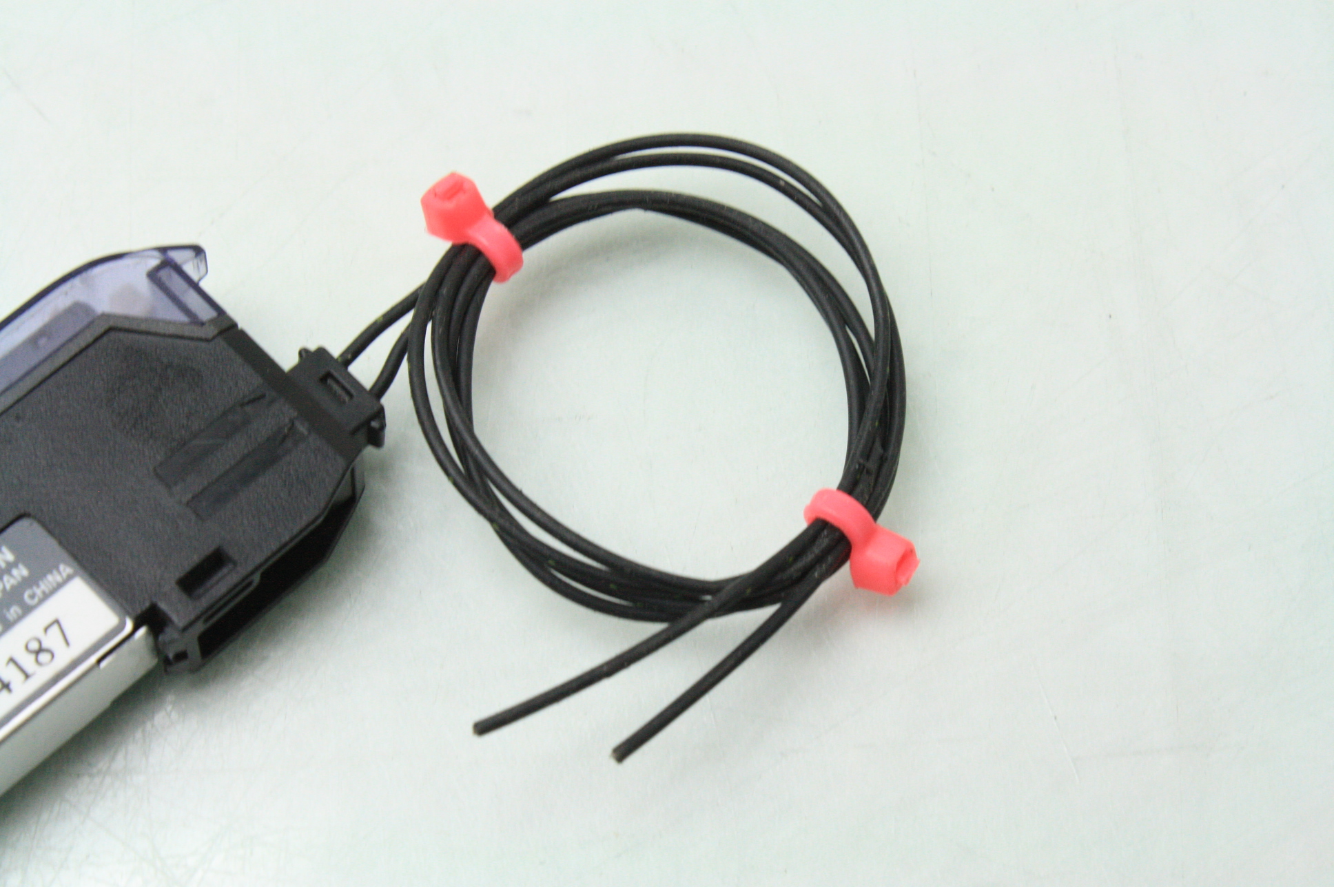 Keyence Fs V Photoelectric Sensor Amplifier Mega Power Fiber Optic Used Motion Constrained